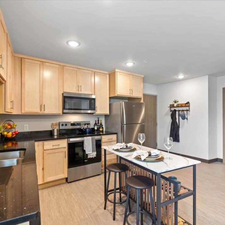 1-and-2-bedroom-apartment-with-large-kitchen-in-milwaukee-wisconsin